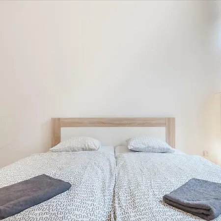 Central Apt With Netflix Praha